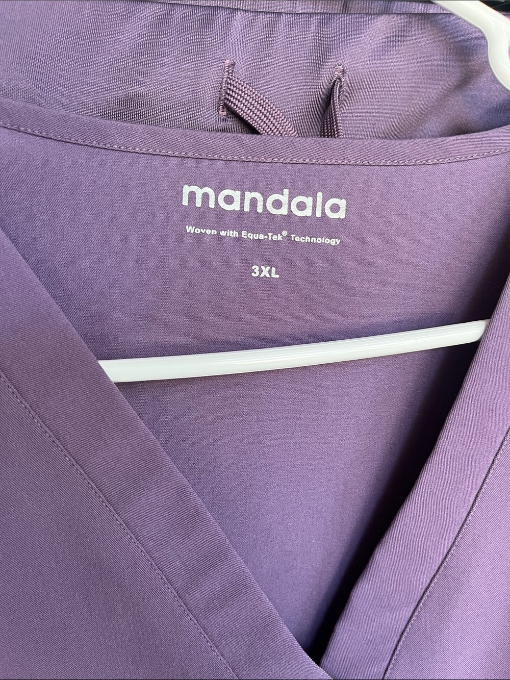 Mandala scrub set: 3XL top/ 2XL bottom - Picture 5 of 6